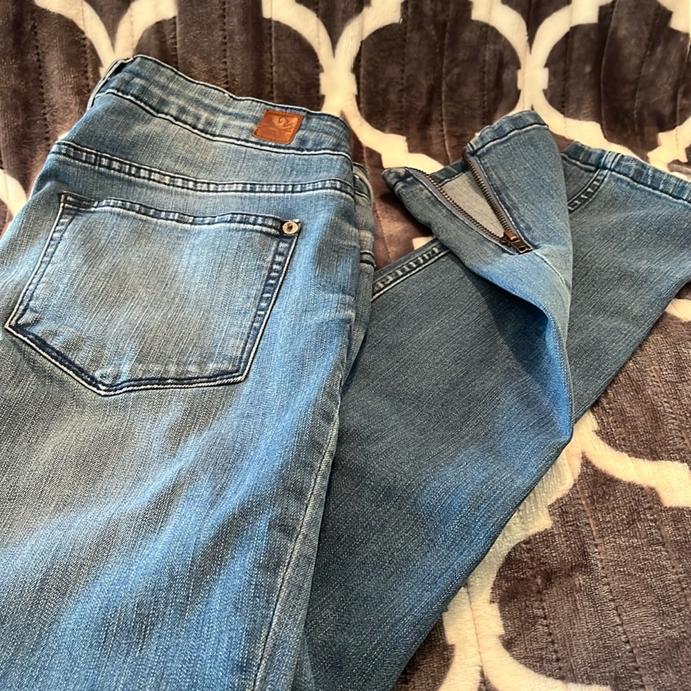 C&C California zipper ankle jeans.